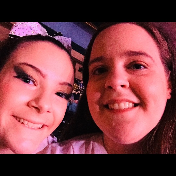 Meet your Posher - Picture 4 of 4